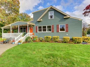 103 Edgewood Rd, West Islip, NY 11795