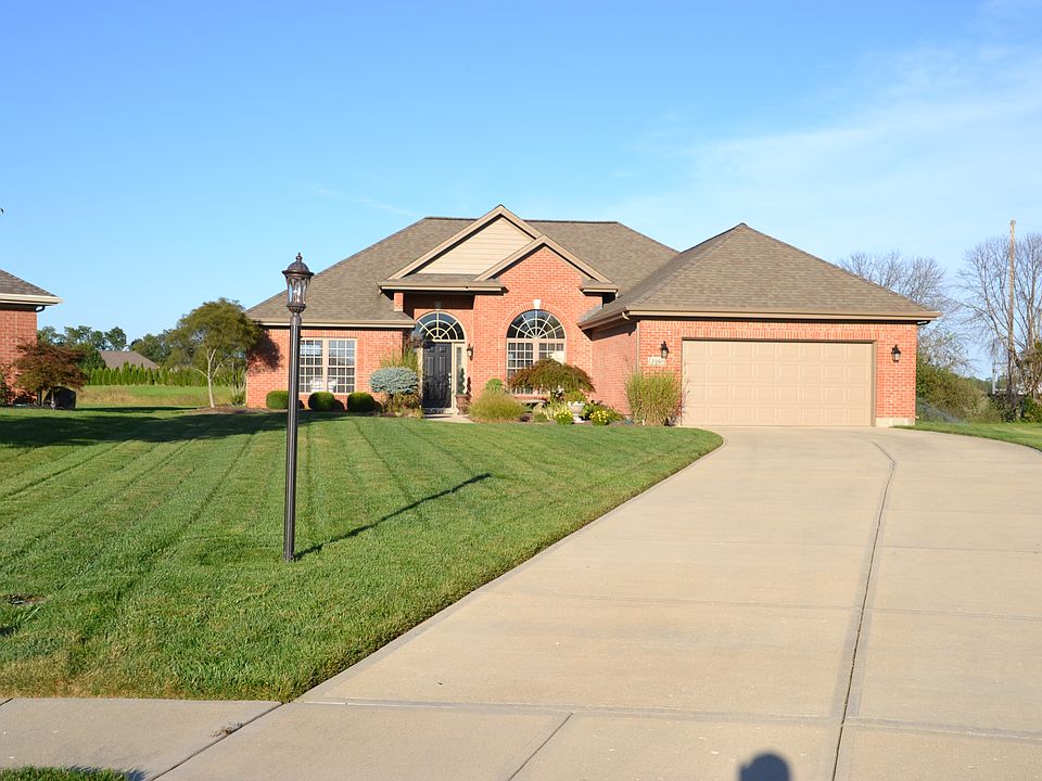 1st image of 3940 Carmela Ct E