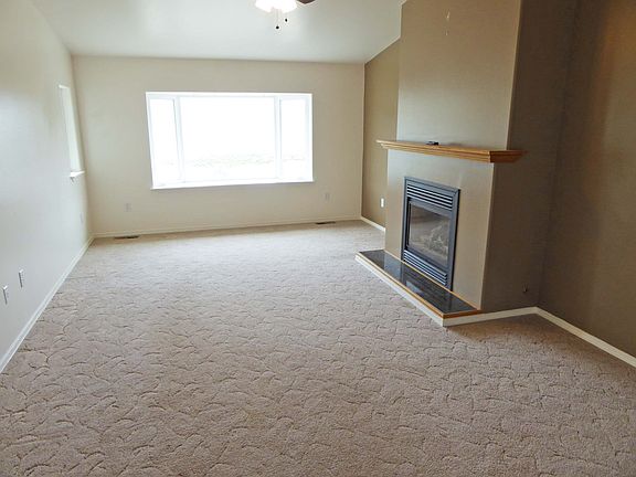 2nd image of 46199 Rainbow Dr N