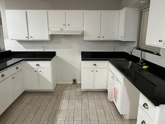 3rd image of 224 San Diego Ave