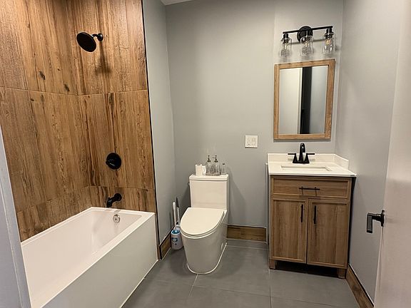3rd image of 74 Baldwin Ave #2A