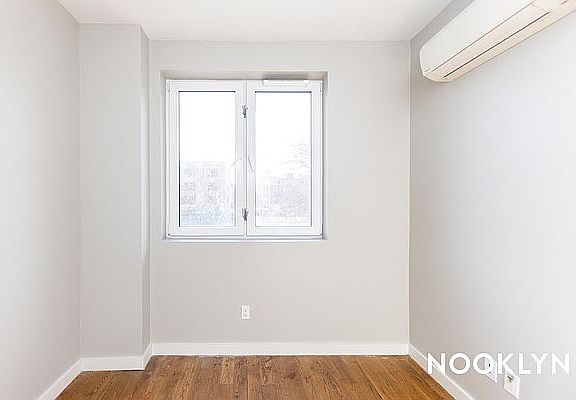 5th image of 13 Garden Pl #2E