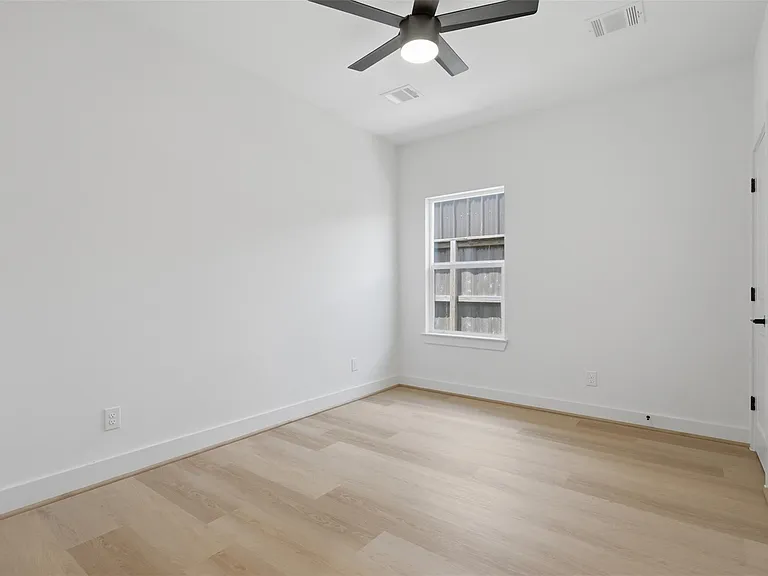 5921 Mountwood St #B — Photo 13