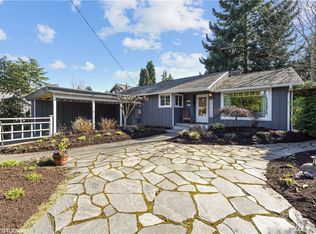 7247 SE 29th St, Mercer Island, WA 98040