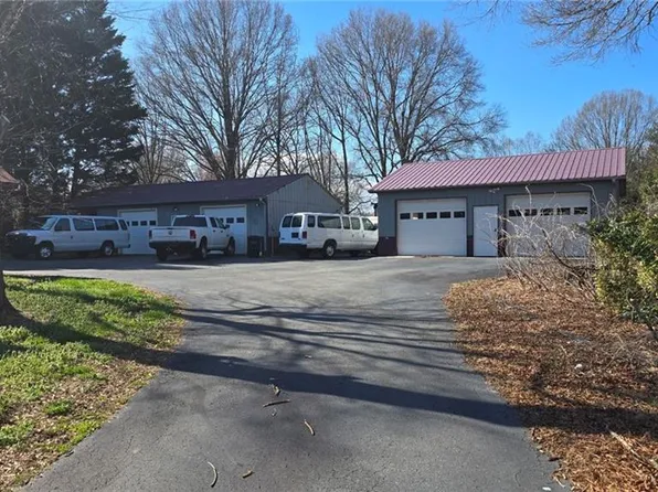 1310 Union Cross Rd, Kernersville, NC 27284