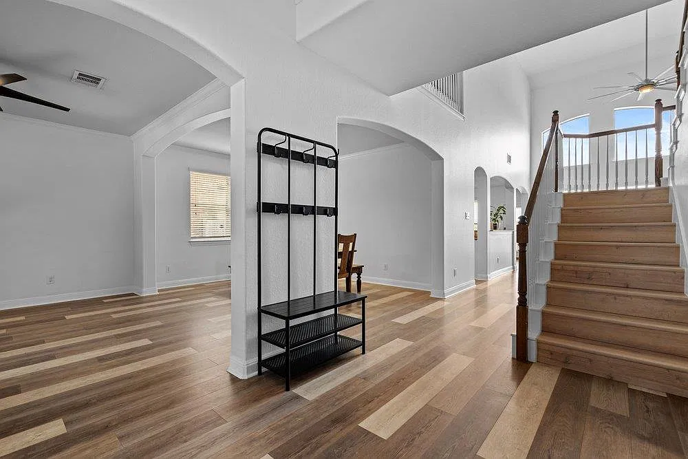 5 bed, 3.5 bath, 3159 sqft, $3,800 — Photo 3