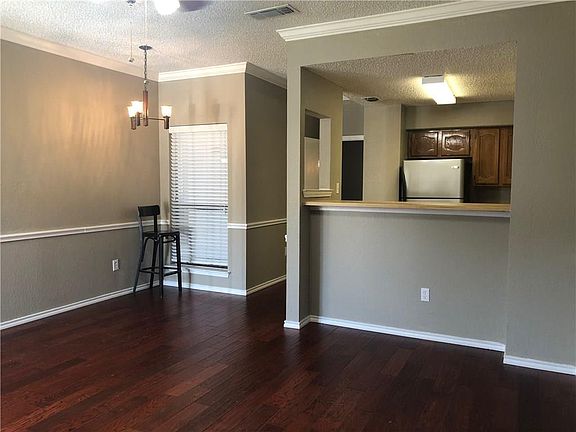 4th image of 3121 Sondra Dr APT 107