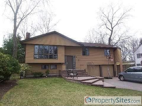 3rd image of 16 Tiffany Ln