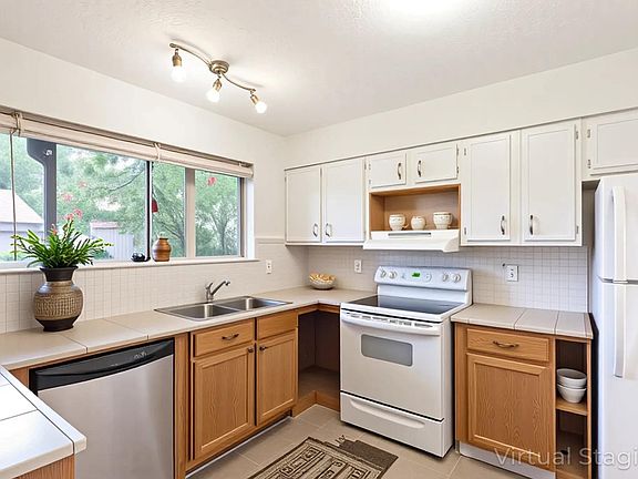 3rd image of 4423 Mossygate Dr