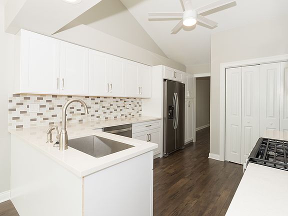 4th image of 11115 Regency Dr #11115