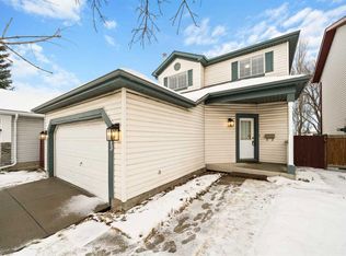 9473 W Hidden Valley Dr NW, Calgary, AB T3A 5S9