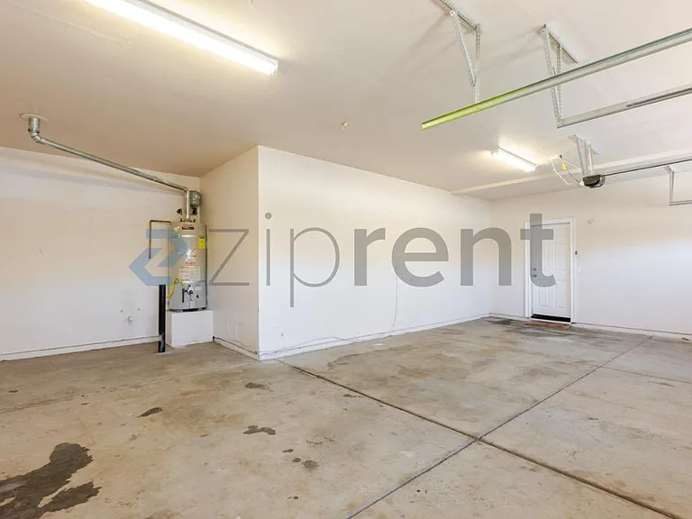 5609 Freestone Dr — Photo 32