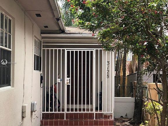 3128 entrance (old photo: area has been fixed up)