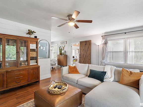 5th image of 3214 Tremont Ave