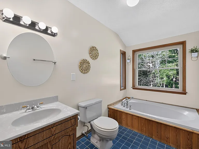 1060 Mohawk Trl — Photo 10