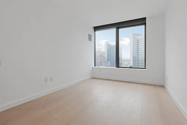 Rented by Nest Seekers International | media 27