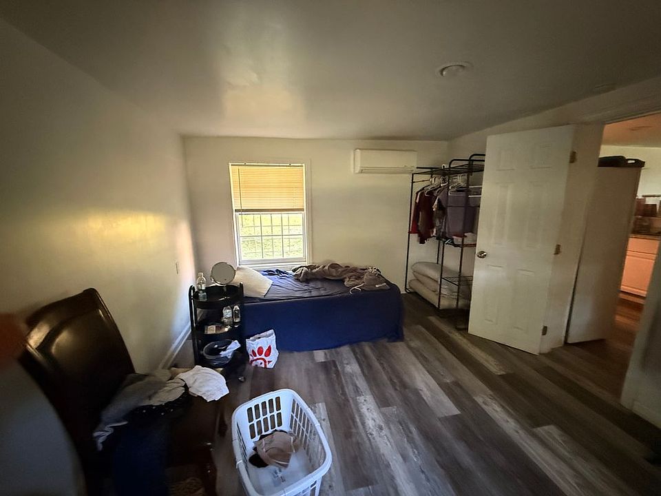 2nd image of 1431 Nash Rd NW