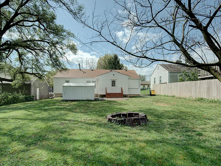 3712 NE Vivion Rd — Photo 9
