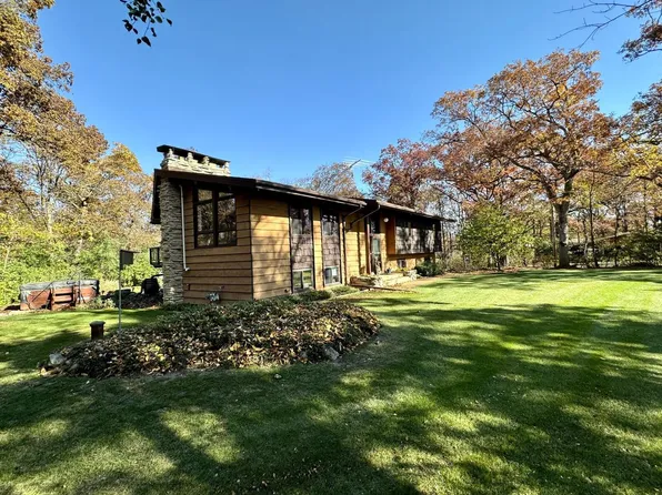4904 Schoen ROAD, Union Grove, WI 53182