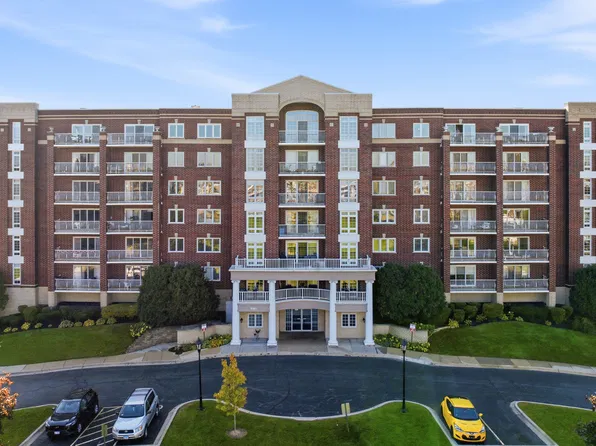7061 W Touhy Ave APT 710, Niles, IL 60714