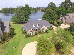 686 Spring Lake Dr, Pearl, MS 39208