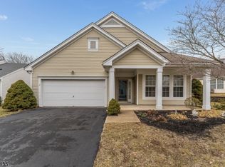 2 Homestead Ct, Belvidere, NJ 07823