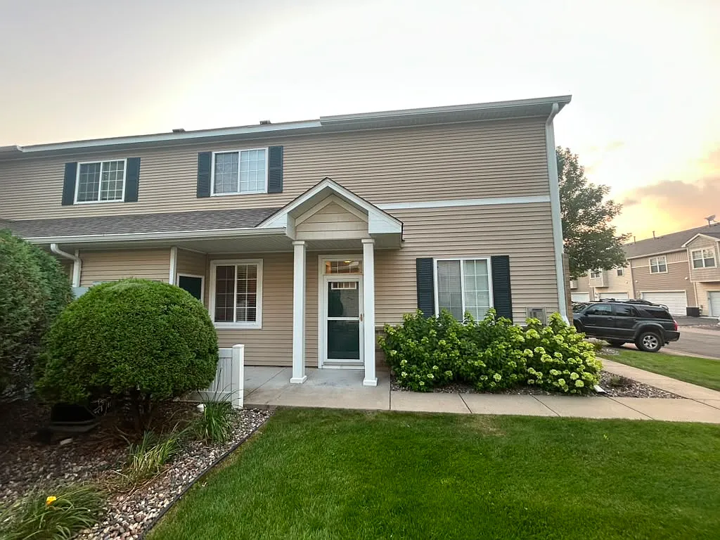 3442 Cherry Ln — Photo 3
