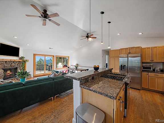 5th image of 26792 Hilltop Road