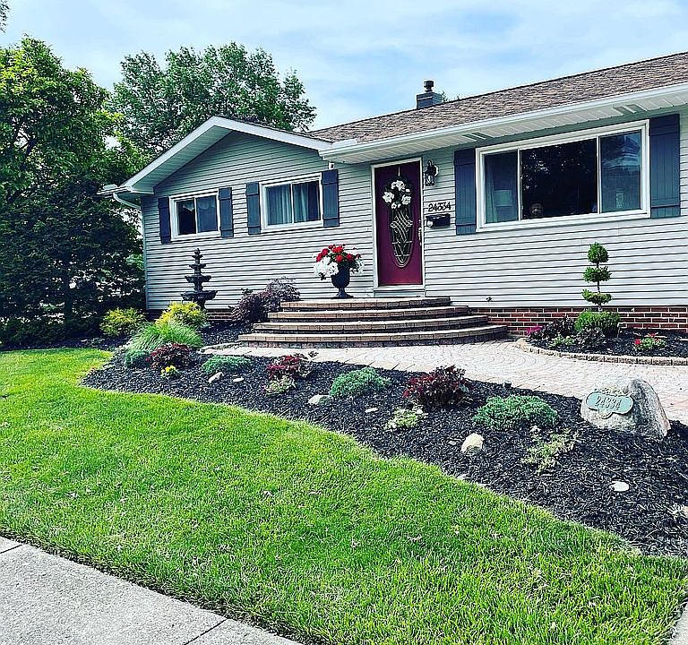 1st image of 24334 Woodmere Dr