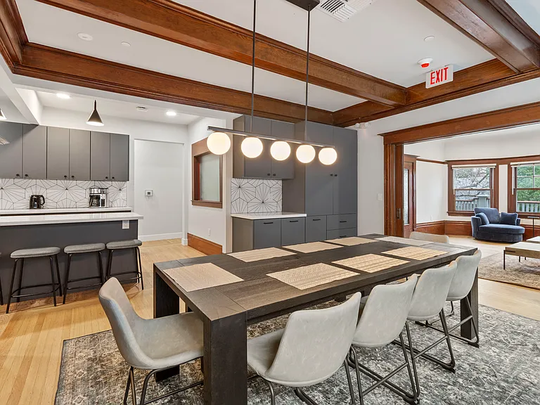 1022 G St #20 — Photo 7