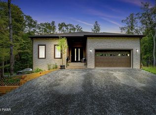 18 Sugar Maple Mew, Lake Ariel, PA 18436