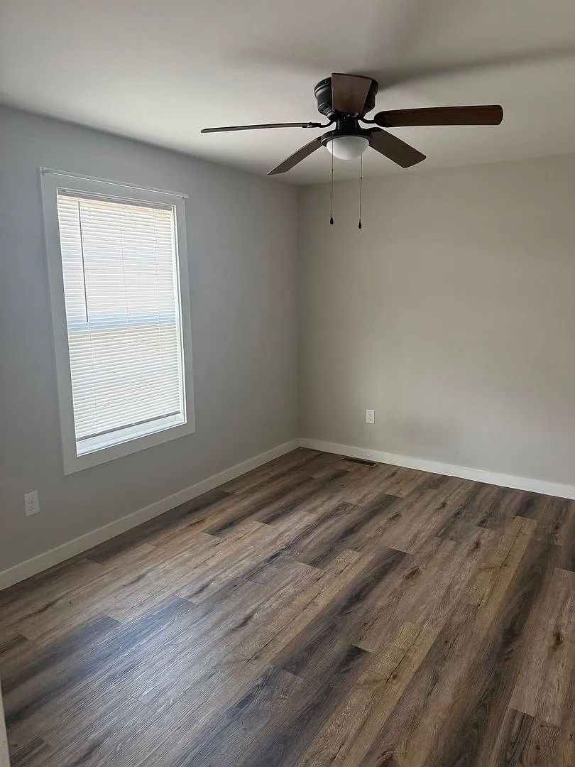 501 Livy Lane — Photo 3