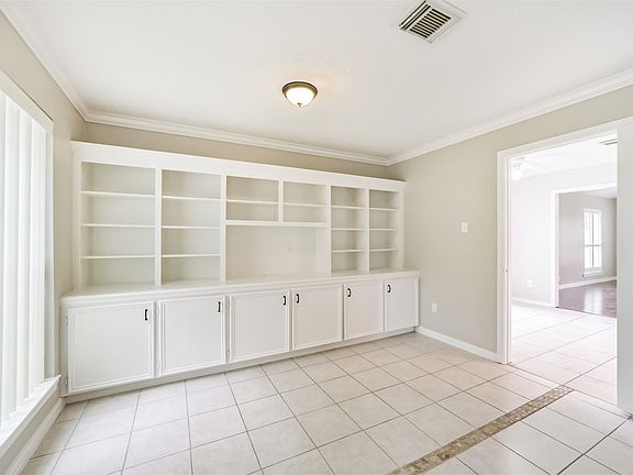 3rd image of 4901 Archway Dr
