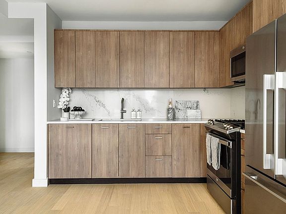 5th image of 311 11th Ave APT 2511