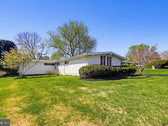 4th image of 3415 Manor Hill Rd