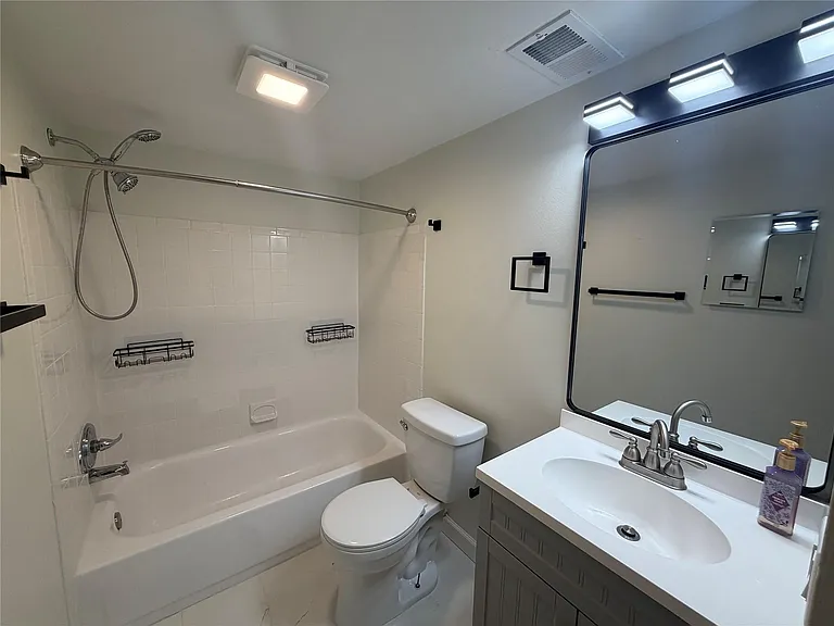 204 Princeton Dr — Photo 18