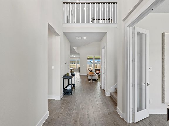 28906 Ember Crest Lane Foyer