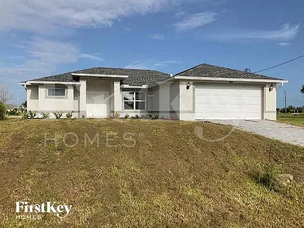 4 bed, 2.0 bath, 1614 sqft, $2,175 — Photo 1