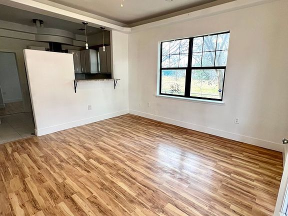 4th image of 3401 Oak Springs Dr #B