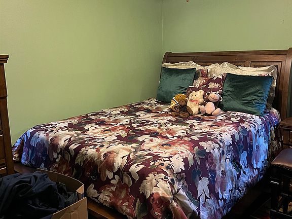 4th image of 2105 Grovehaven Dr