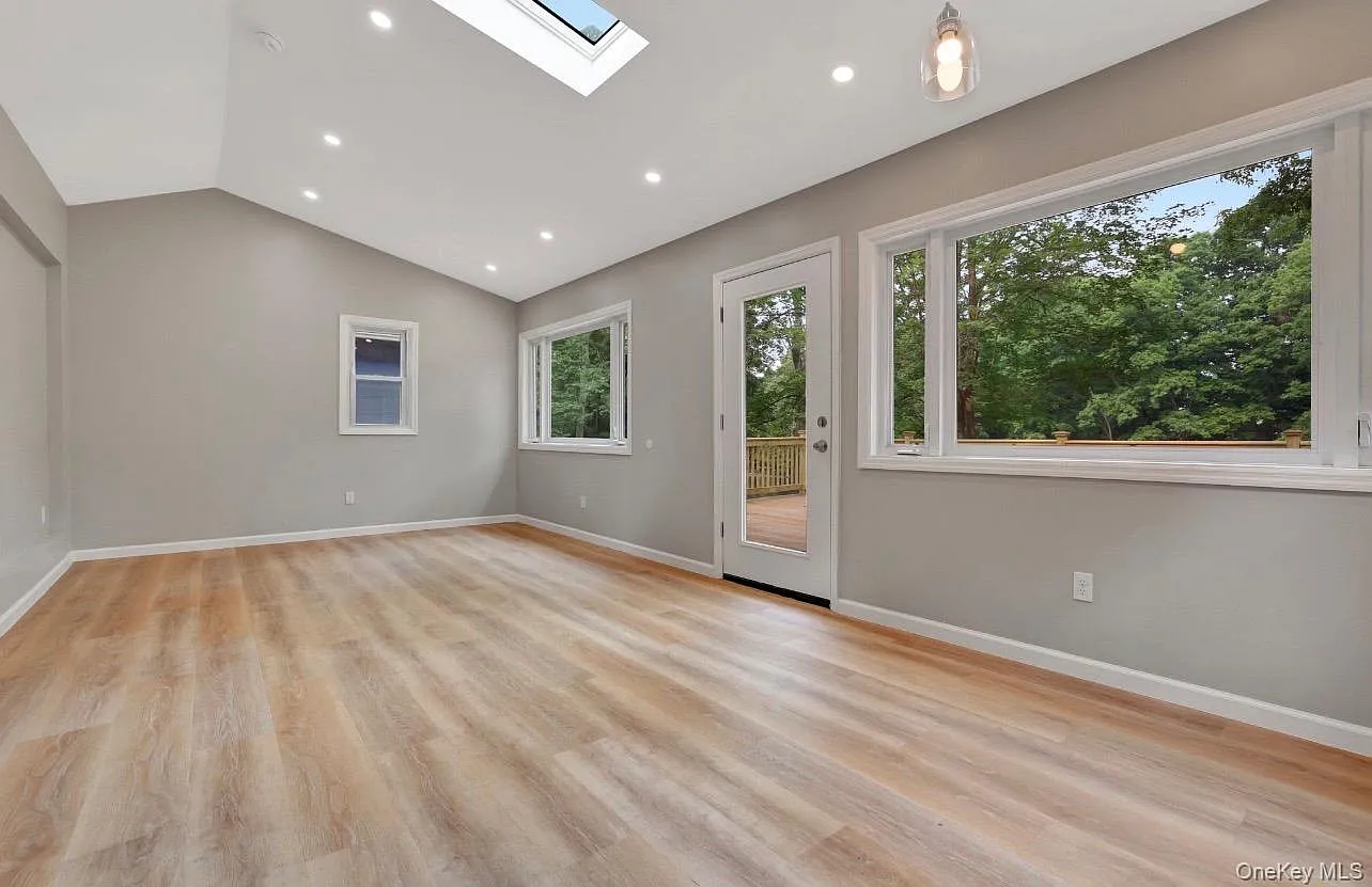 2 bed, 1.0 bath, 1186 sqft, $2,600 — Photo 4