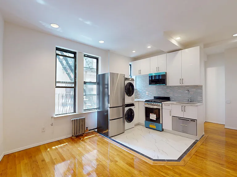 237 E 5th St #11 — Photo 4