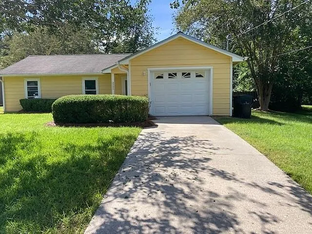 3232 Riddle Dr — Photo 1