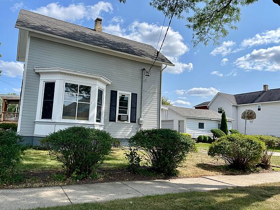 4th image of 203 Western Ave