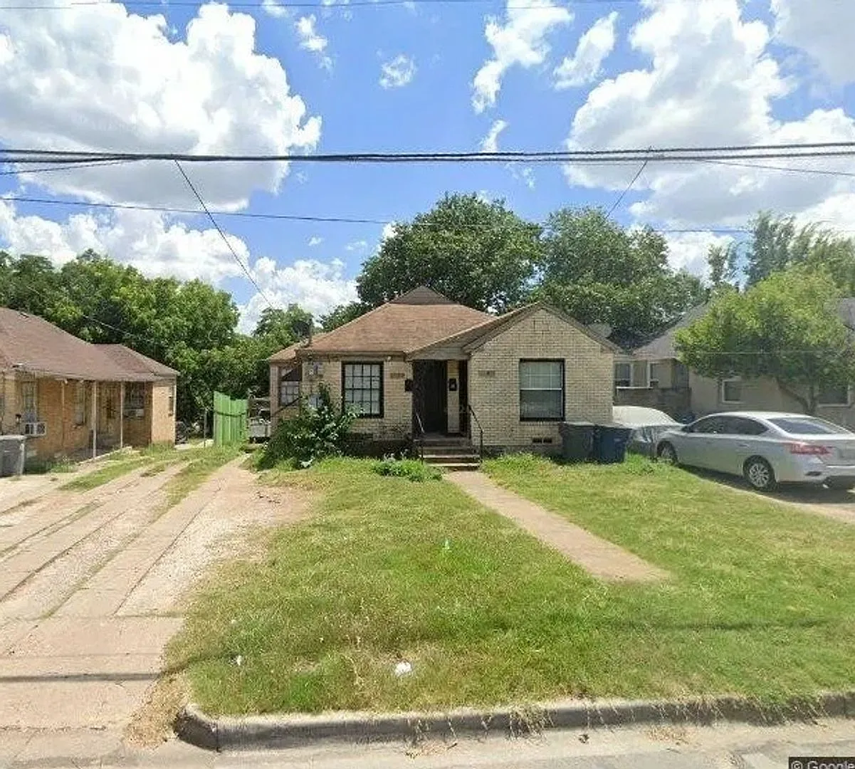 2906 W 9TH ST — Photo 1