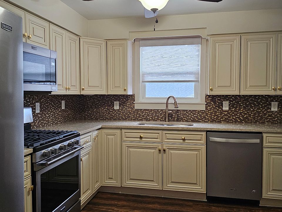 Empty kitchen