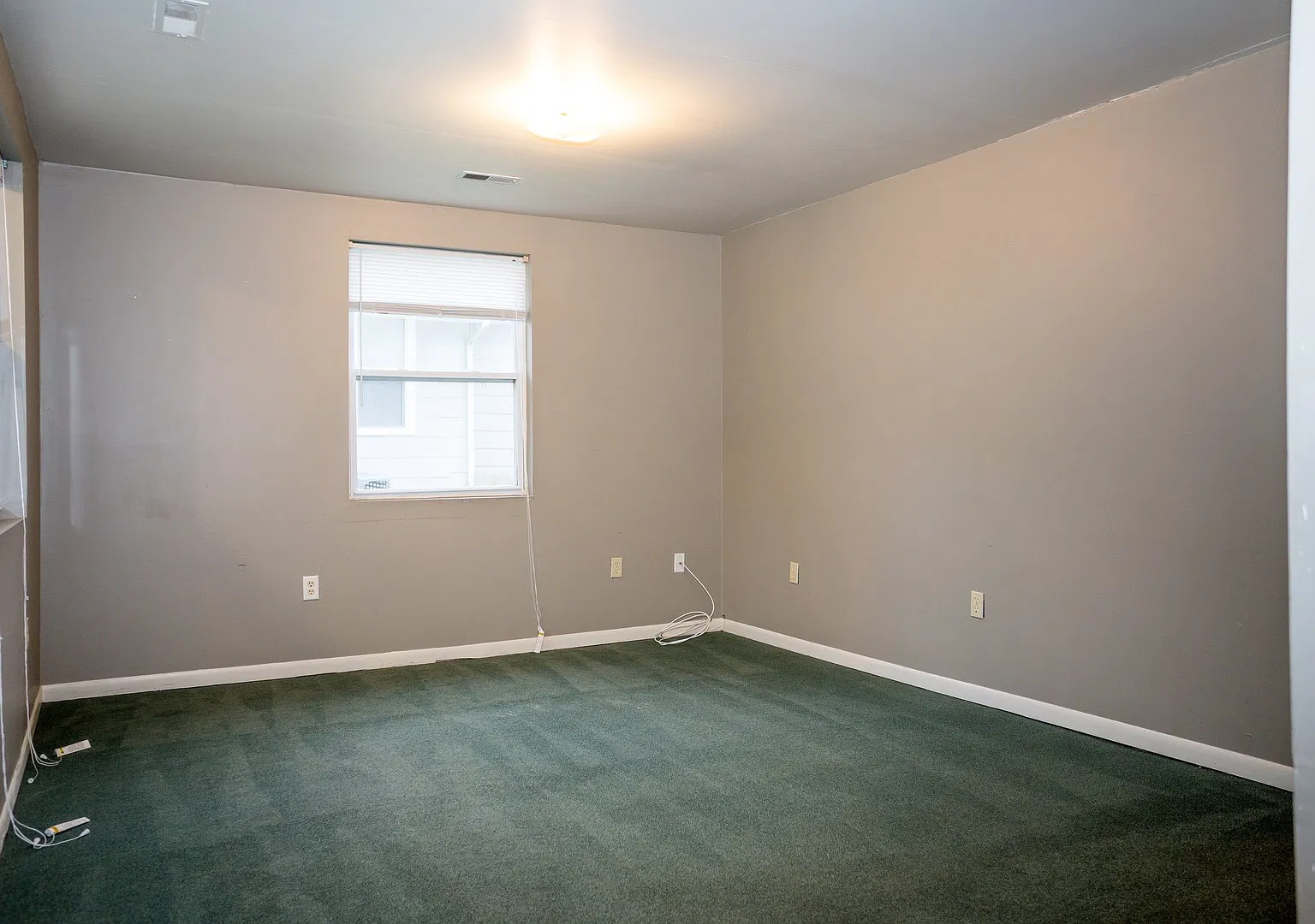 Centrally located bungalow! — Photo 3
