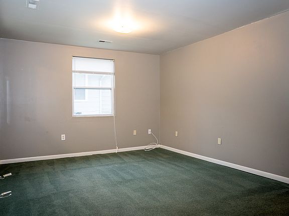 3rd image of 400 Sanford Ave