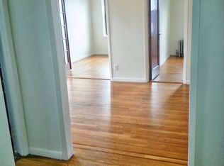 3432 33rd St APT 2R, Astoria, NY 11106
