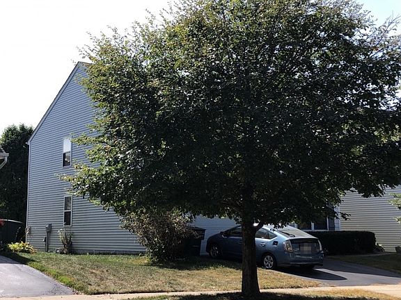 3rd image of 6081 Lakes Taylor Sta Dr